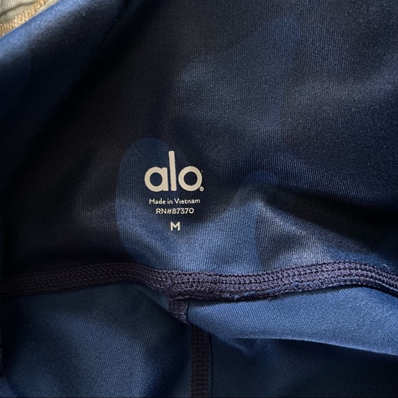 ALO Yoga Navy Blue Camo Airbrush Legging High Rise - Picture 16 of 16